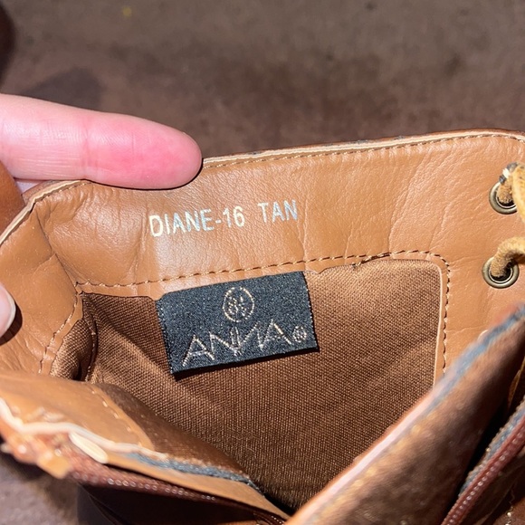 Tan High Heel Woman Boots Zipper and Laceup - Picture 5 of 5